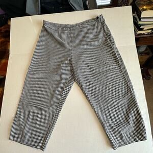 Chicos size 3/large checkered gingham capri pants black and white